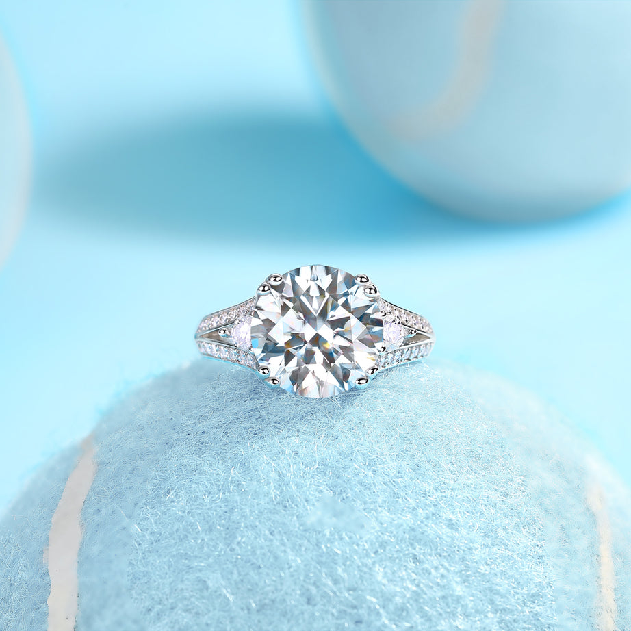 Elegant Radiance - A Fashionable And Luxurious Jewelry Piece Set With 5-carat Moissanite S925 Sterling Silver And Platinum-plated Diamond
