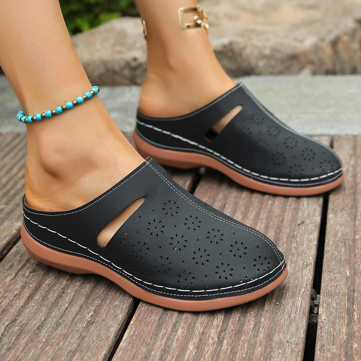 Hollow-out Thick-soled Vintage-style Women's Slippers
