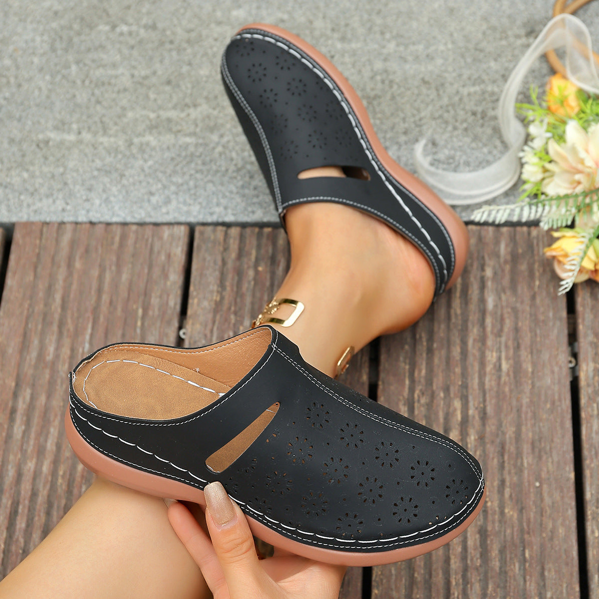Hollow-out Thick-soled Vintage-style Women's Slippers
