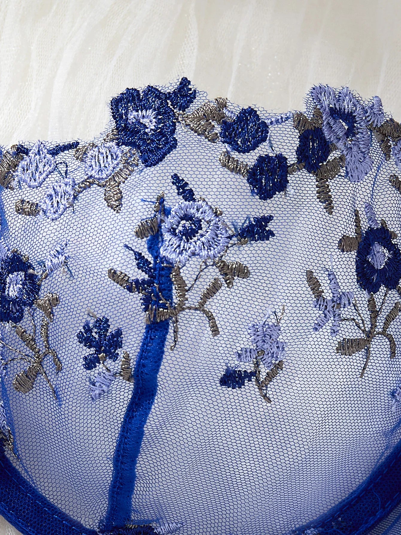 Blue Embroidered Floral Lingerie Set - Sexy Bra And G-string Combo with Heart Decoration Underwear Set for Women ZA824026