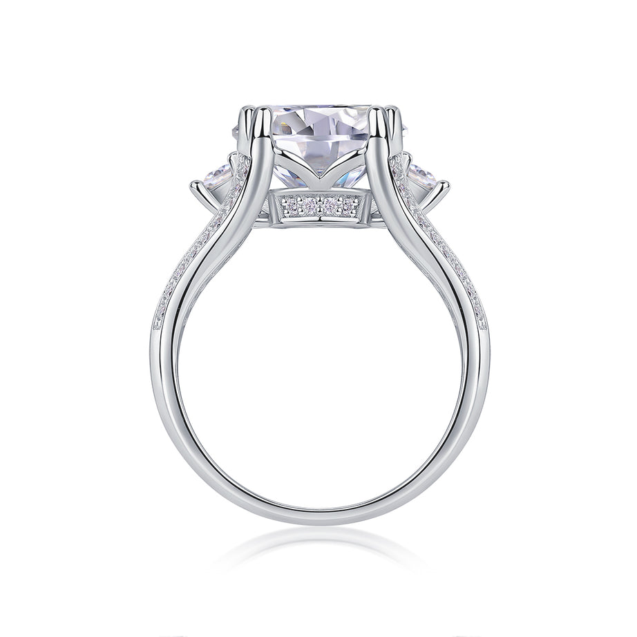 Elegant Radiance - A Fashionable And Luxurious Jewelry Piece Set With 5-carat Moissanite S925 Sterling Silver And Platinum-plated Diamond