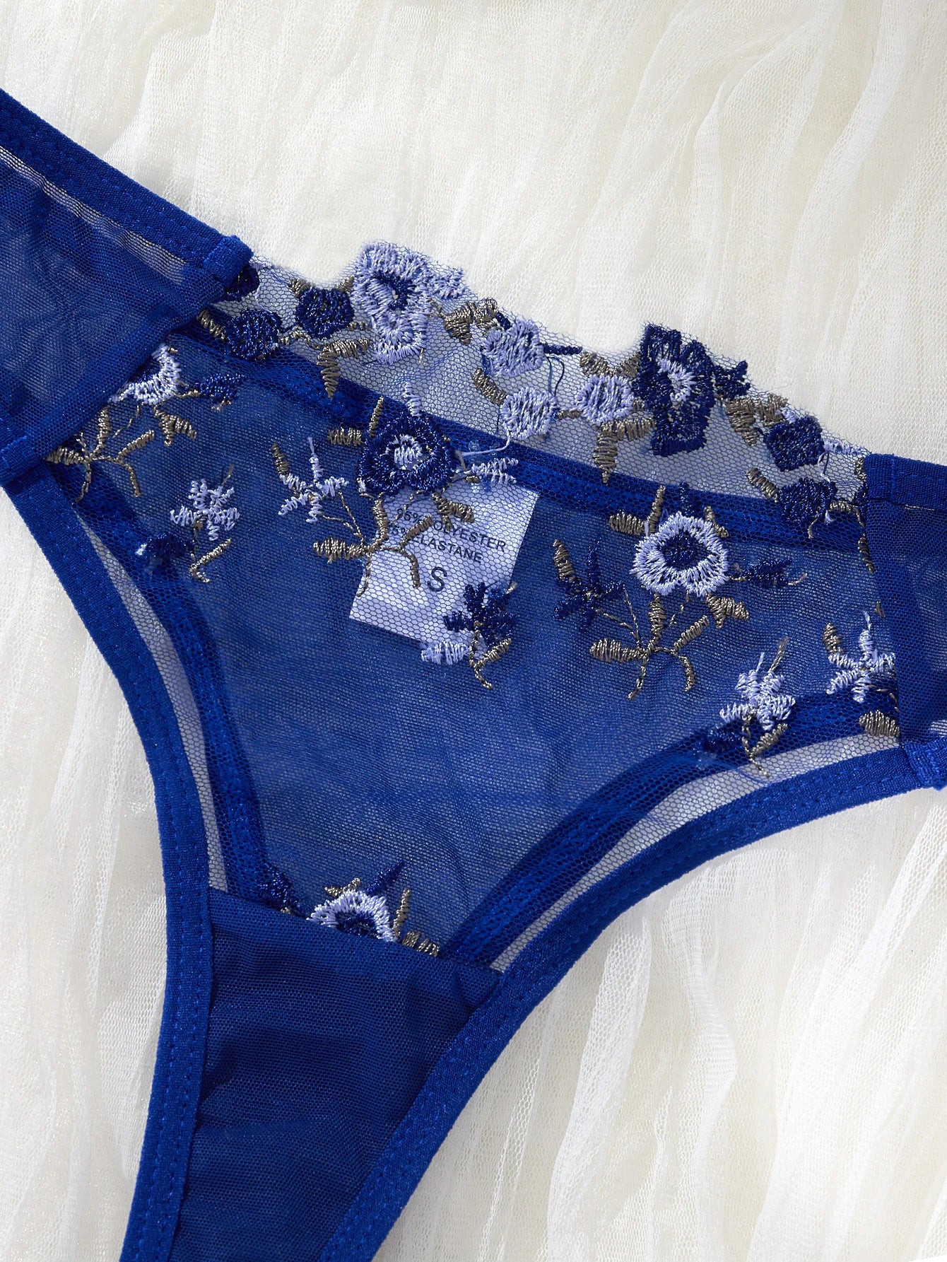 Blue Embroidered Floral Lingerie Set - Sexy Bra And G-string Combo with Heart Decoration Underwear Set for Women ZA824026