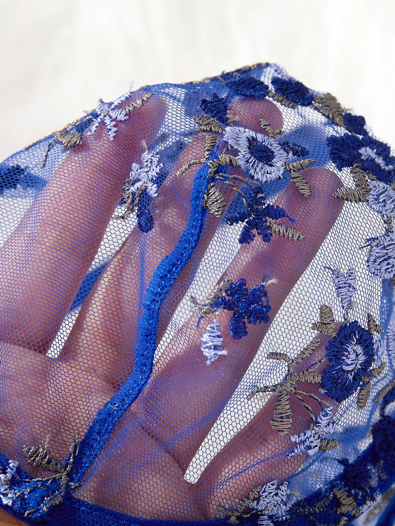 Blue Embroidered Floral Lingerie Set - Sexy Bra And G-string Combo with Heart Decoration Underwear Set for Women ZA824026