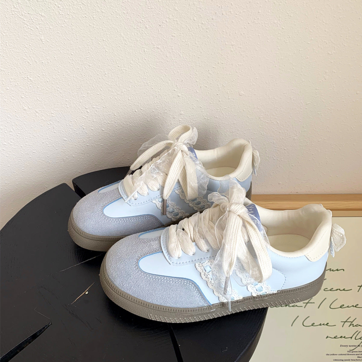 Fashionable Lace Bow-decorated Flat Casual Shoes