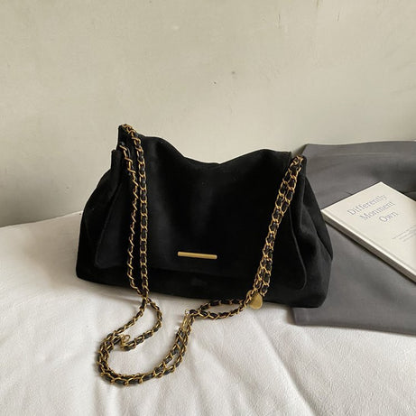 Autumn Chain Shoulder Bag With A Vintage Crossbody Design