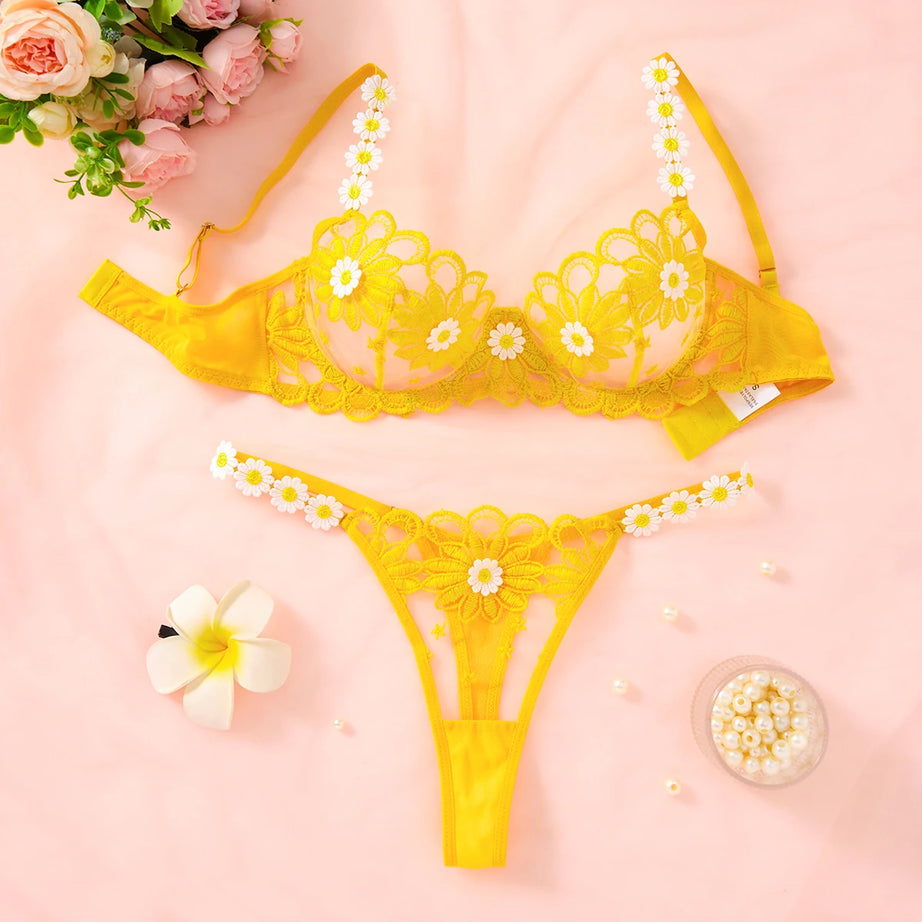 A sexy Yellow lingerie set, including a daisy-patterned bra and thong, a comfortable family-style women's two-piece ZA825086